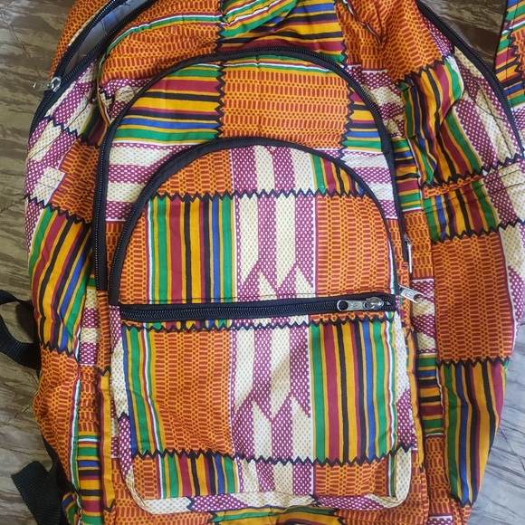 Back pack - Picture 2 of 3